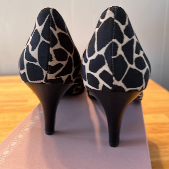 Bandolino Giraffe Print peep toe heels size 9 1/2 - Picture 3 of 5